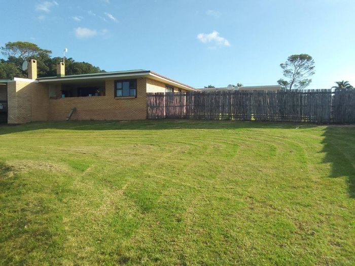 2-Bedroom Apartment To Rent in Beacon Bay with patio, braai area, and security.