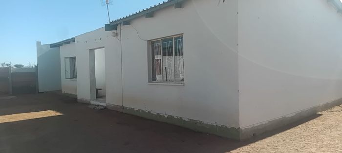 Property #2411879, House For Sale in Rehoboth Central