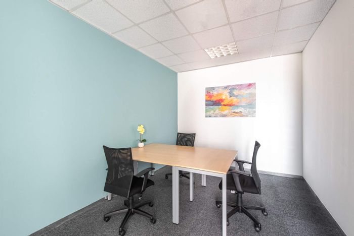 Bryanston Office To Rent: Private office with shared workspace, networking, and amenities.