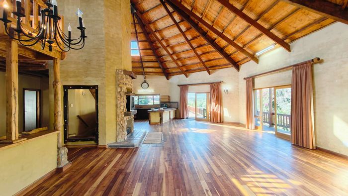 Rustic Island View Retreat: Spacious house with versatile layout, serene setting & bushveld charm