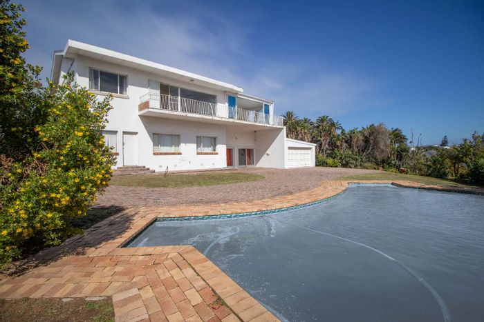 Humewood House For Sale: 5 bedrooms, sea views, pool, dual kitchens, Airbnb potential.