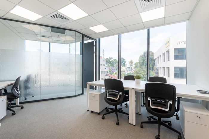 To Rent: Office in Sandton Central with 100 sqm open plan space, 24/7 access.