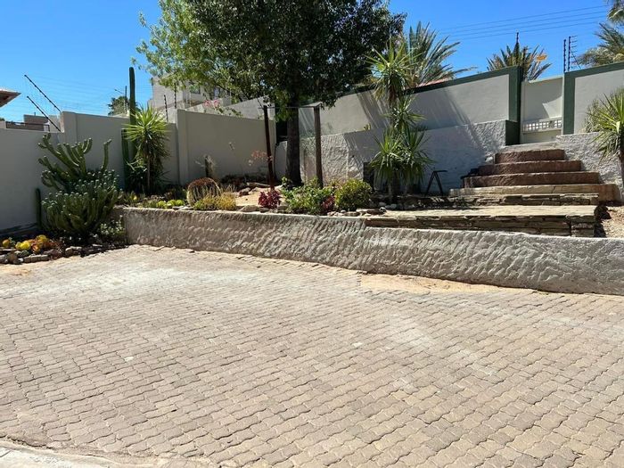 Property #2264157, House for sale in Windhoek West