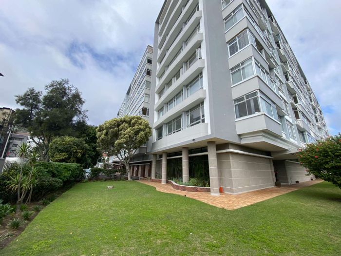 Sea Point Apartment For Sale: 1 Bed, Balcony, Parking, Security, Prime Location.