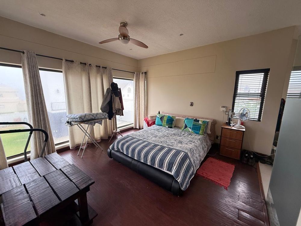 First floor main bedroom, BIC, en-suite