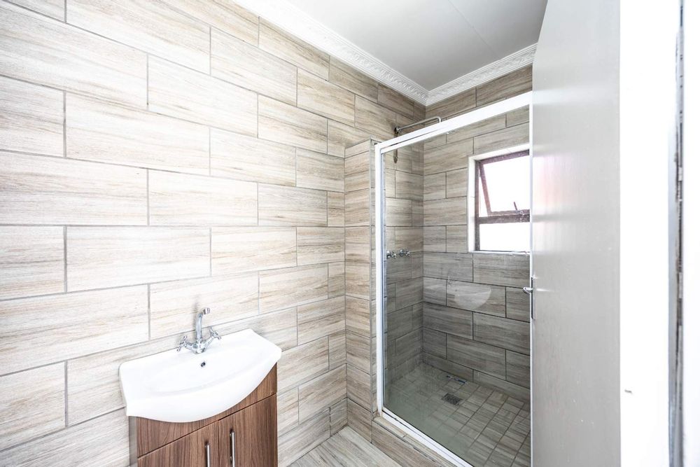Flatlet bathroom