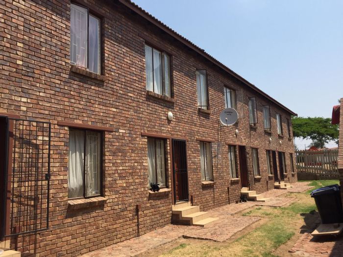 Property #2072400, Apartment for sale in Olievenhoutbosch