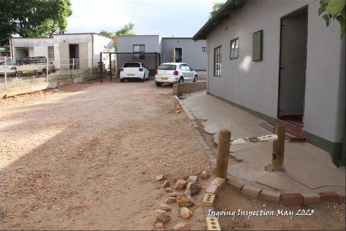 Windhoek North House For Sale: 3 Bedrooms, Backyard Flat, Large Erf, Parking Available.