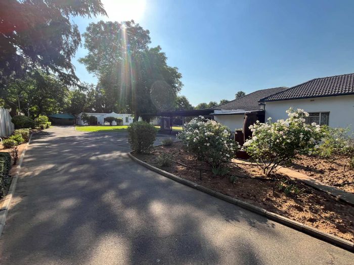 4-Bedroom House with Flatlet, Pool, and Solar Features in Lambton For Sale