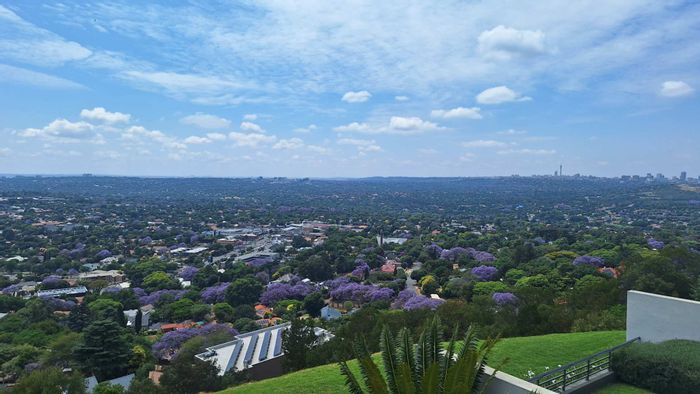 Northcliff Apartment To Rent: 2 bedrooms, secure complex, balcony, close to amenities.