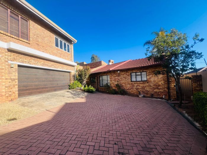 Property #2262875, House rental monthly in Hurlingham