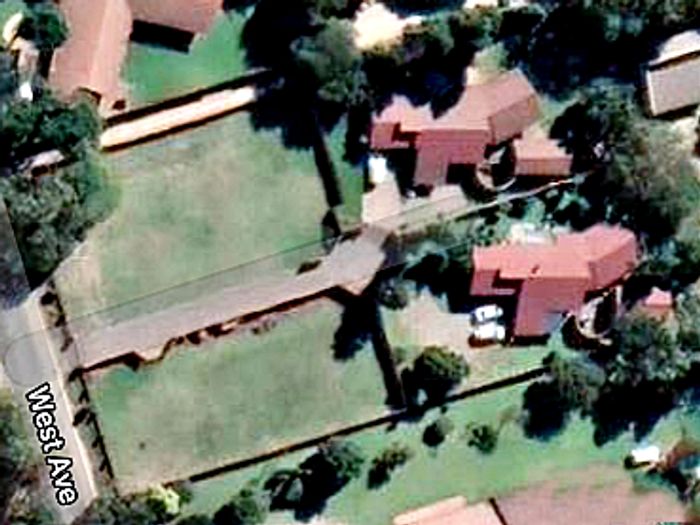 Ferndale House For Sale: Two homes, flatlets, 2000m² land, rental income potential.