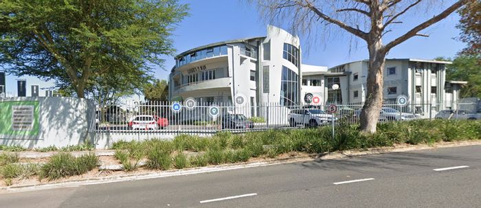 Bryanston Business Office To Rent: 212sqm, wellness amenities, prime location, accessible.