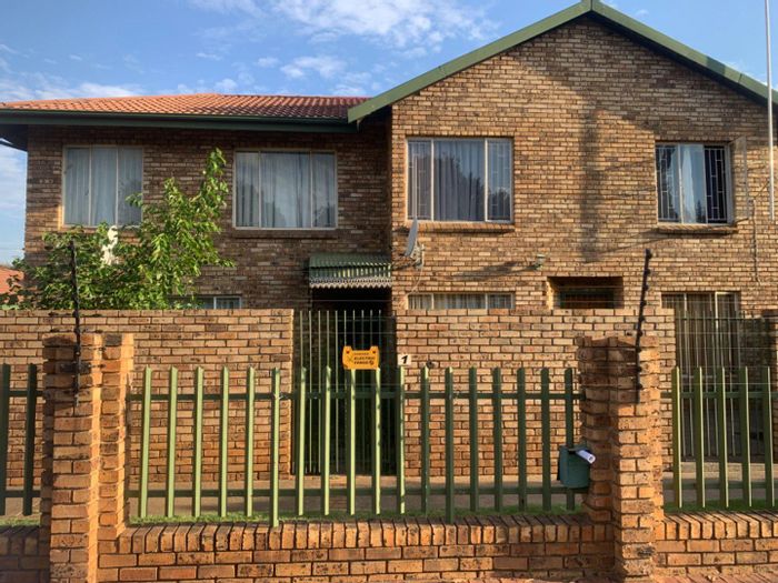 Property #2199032, Apartment for sale in Vanderbijlpark South East 3