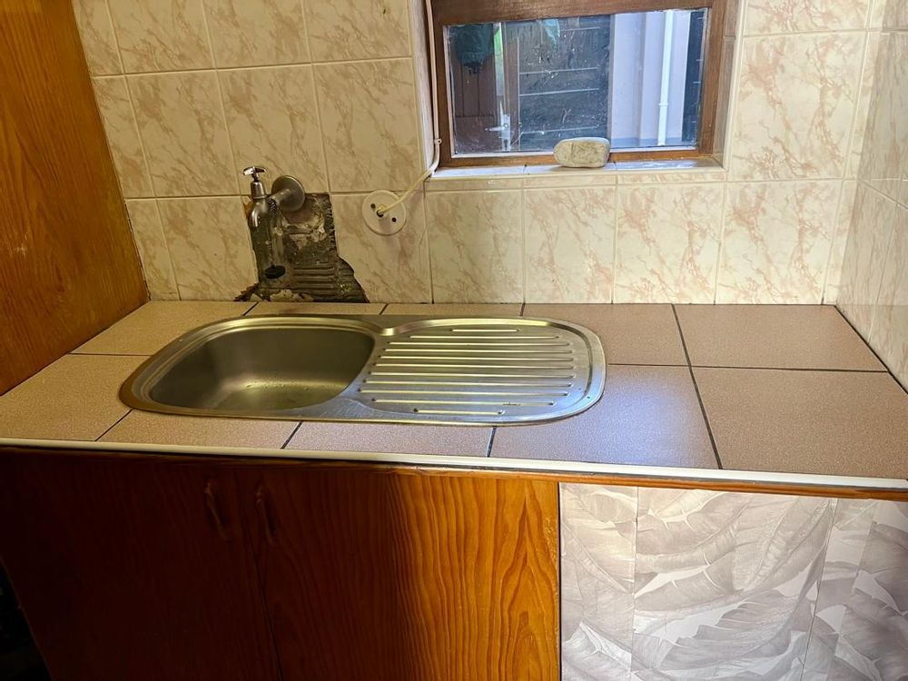 Kitchenette with sink