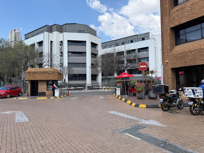 Office To Rent in Sandown: 289m², parking, fibre internet, backup power.