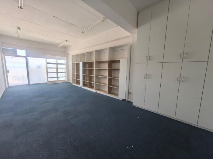 Mixed Use Space To Rent in Sidwell - Prime Location with Ample Parking