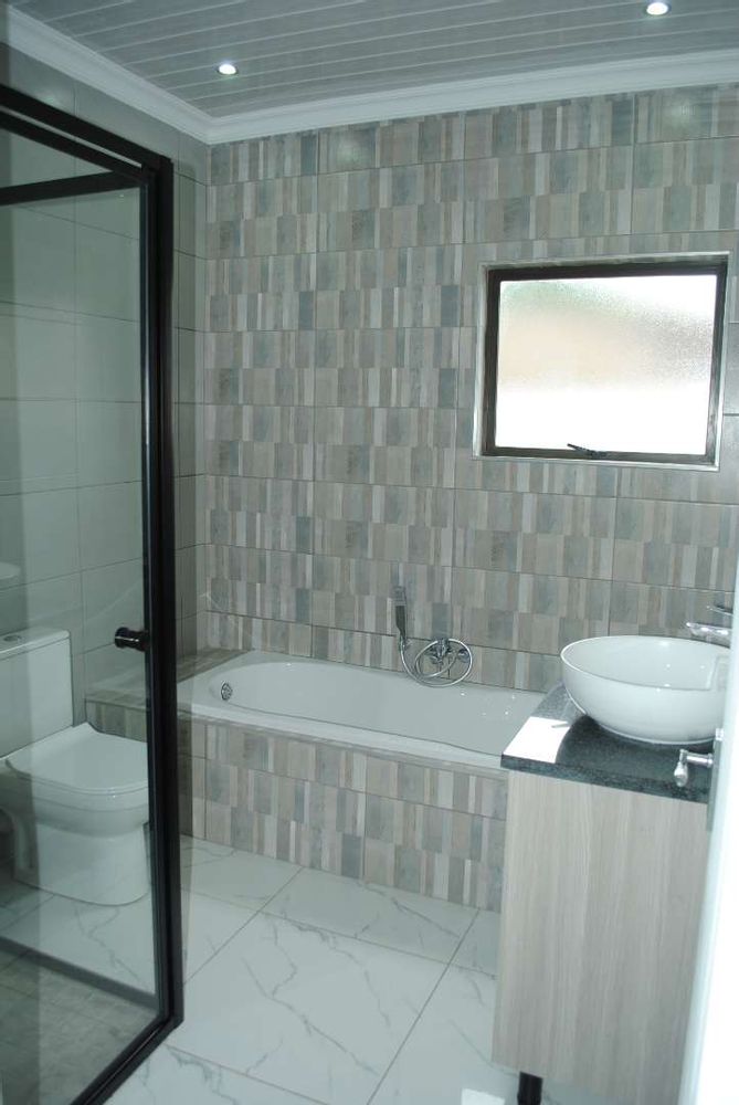 En-Suite Bathroom