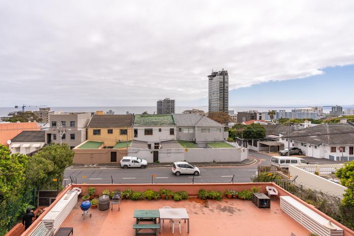 Property #2186461, House pending sale in Sea Point