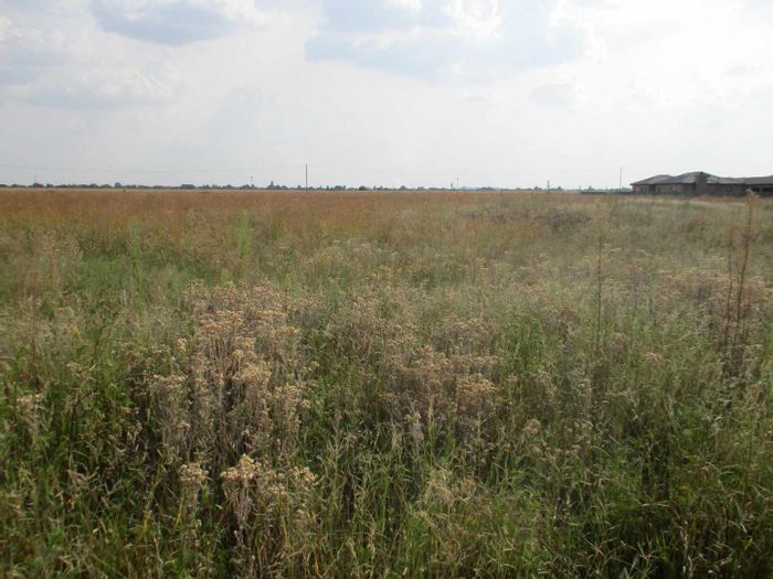 Vacant Land Residential For Sale in Henley On Klip, 2037 m², utilities available.