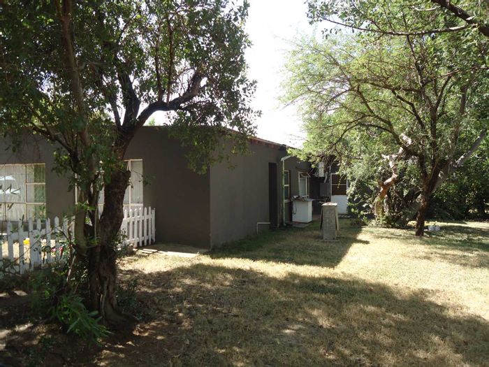 Property #2262181, Small Holding for sale in Lusthof