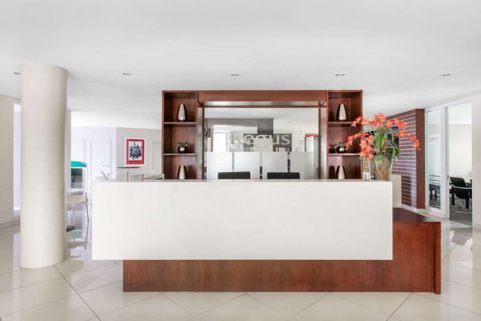 Office Space To Rent in Parktown: Flexible options, meeting rooms, coworking, and parking.