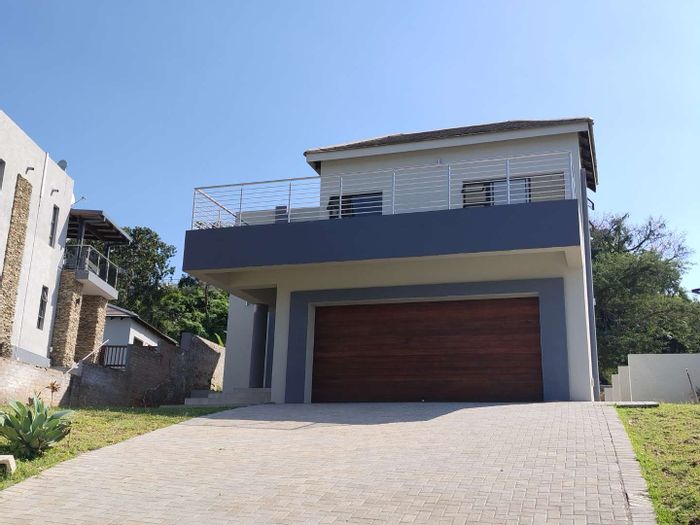 For Sale: House in Elawini Lifestyle Estate with 6 bedrooms, balconies, and potential pool.