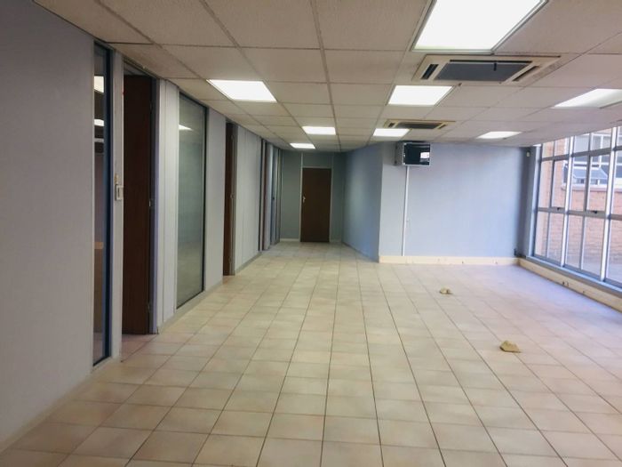 Property #2196588, Office rental monthly in Wynberg
