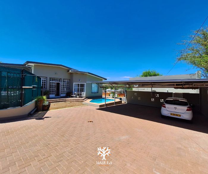 For Sale: Klein Windhoek House with 3 Beds, Flat, Pool, and Parking.