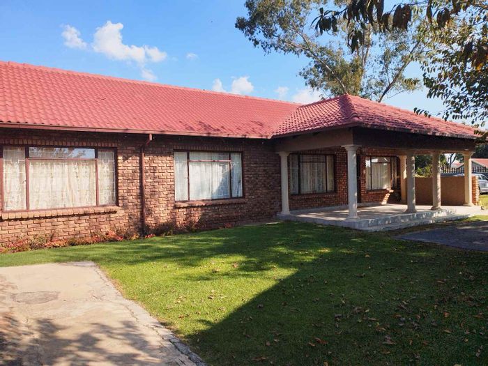 Clayville 15 Houses for sale