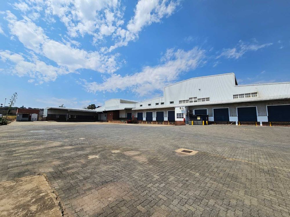 To Rent 7,567sqm Industrial Warehouse in Denver with office, power