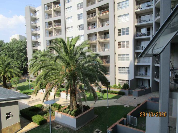 To Rent: Furnished 2 Bed Apartment in Sandton Central with pool and security.