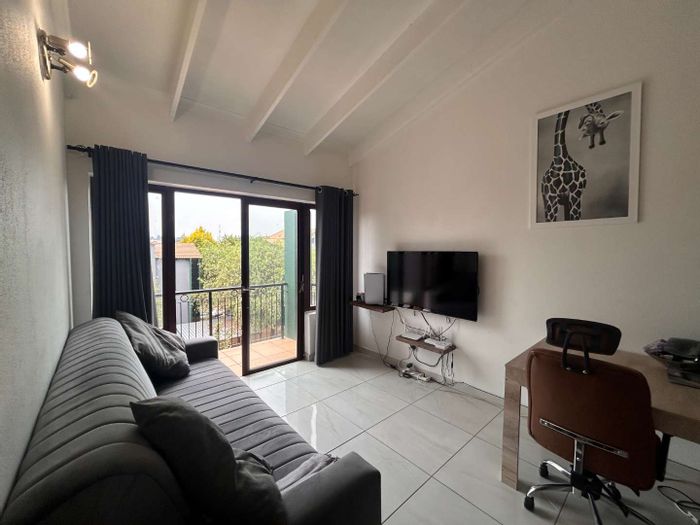 For Sale: 2-Bedroom Apartment in Honeydew Grove with Balcony and Parking.