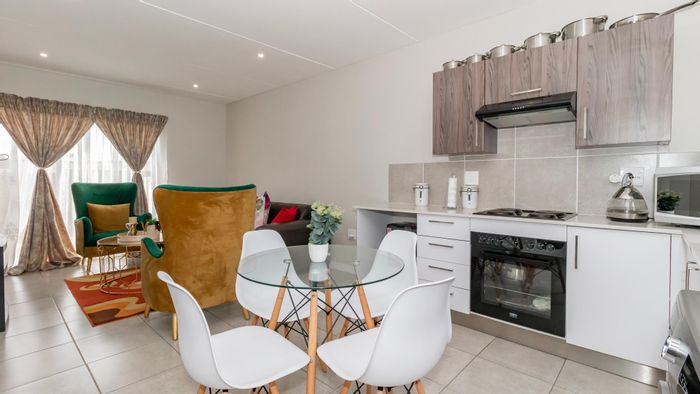 Albertsdal Apartment To Rent: 2 beds, private garden, 24/7 security, close to amenities.