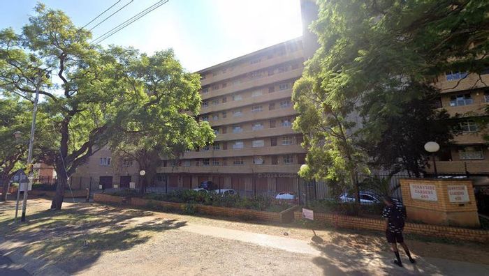 1-Bedroom Apartment To Rent in Sunnyside, close to amenities and transport options.