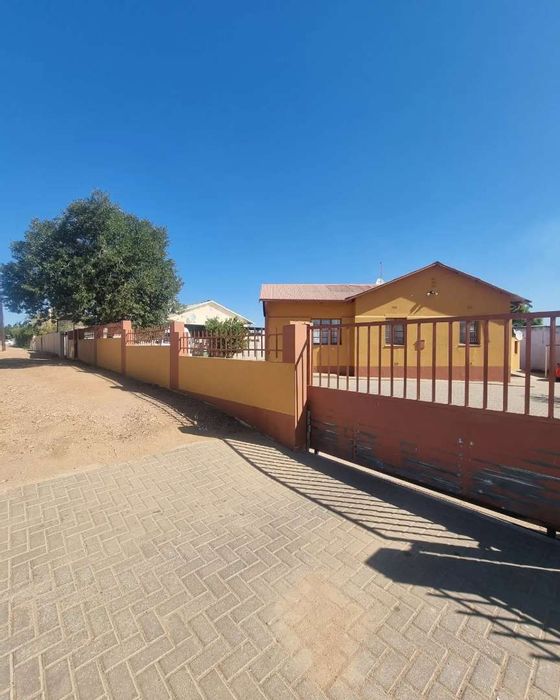 Property #2264197, House for sale in Windhoek North