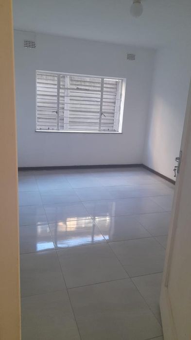 For Sale: 2-Bedroom Apartment in Rosettenville with Balcony and Secure Parking.