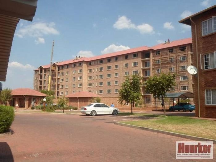 2-Bedroom Apartment in Annlin To Rent, close to schools, shops, and transport.