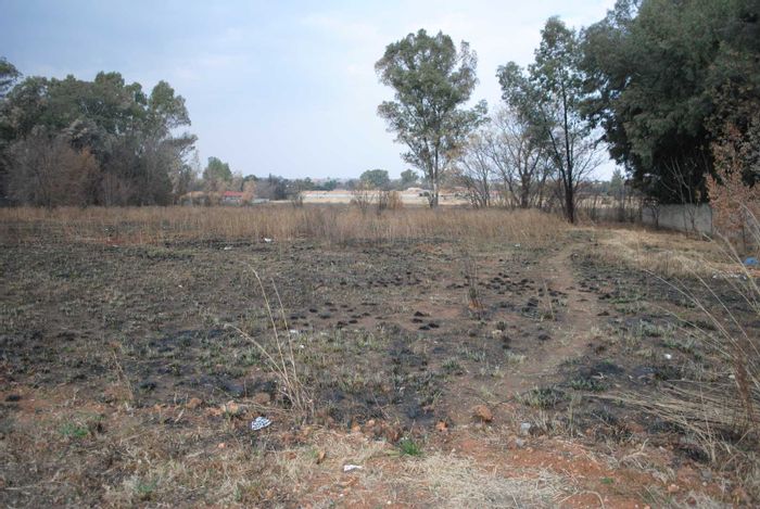 Kliprivier For Sale: Vacant Land Residential, zoned for 40 units, 15862 m².