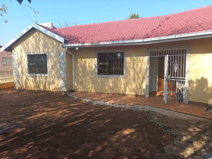 Property #2255324, House for sale in Spruitview