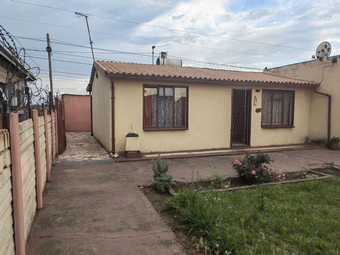 Property #2202712, House for sale in Daveyton & Ext