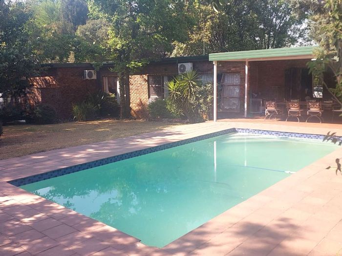 Doringkloof House For Sale: 3 beds, pool, patio, approved renovation plans.