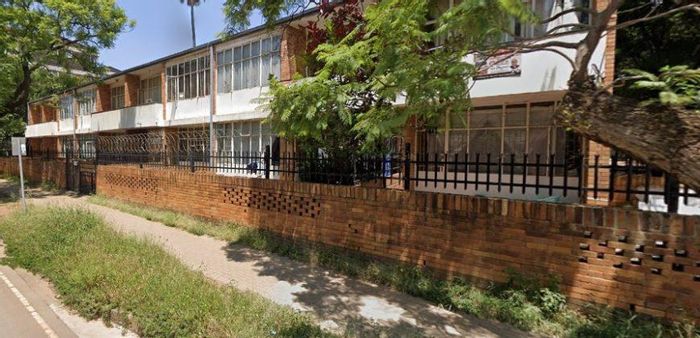 Sunnyside Apartment For Sale: Spacious, Secure, Central Location with Modern Amenities