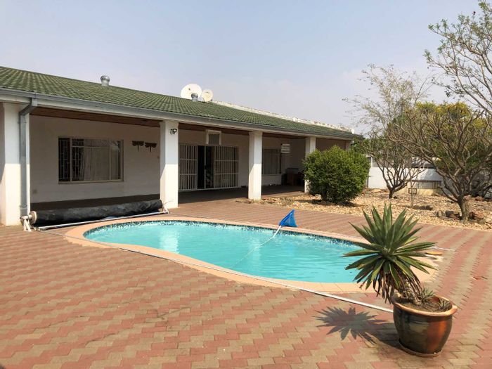 Property #2417409, House For Sale in Eros Park