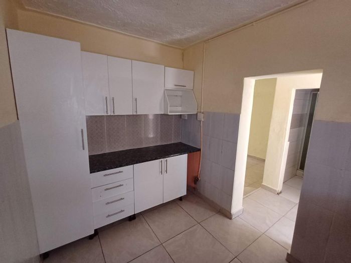 Property #2212682, Apartment for sale in Southernwood