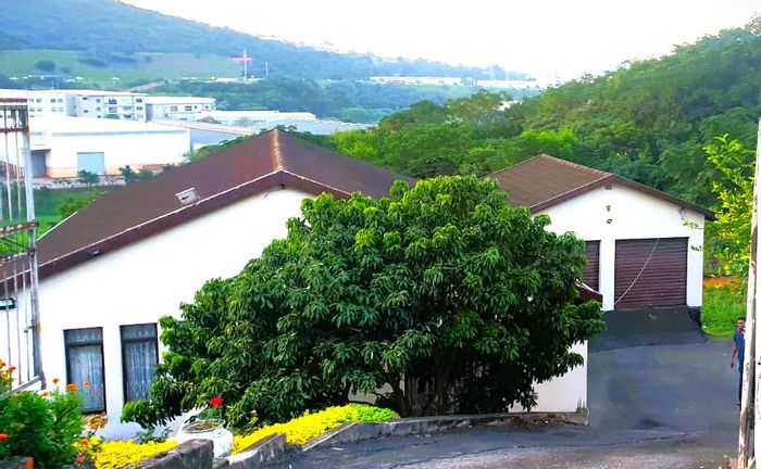 Avoca House For Sale: 4 beds, 2 baths, double garage, income flatlets, secure.