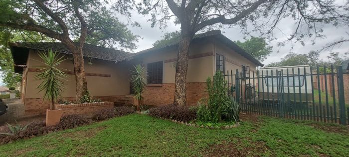 House for Sale in West Acres Ext 20: Secure community, double garage, spacious garden.