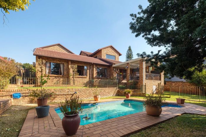 Property #2400707, House For Sale in Newlands