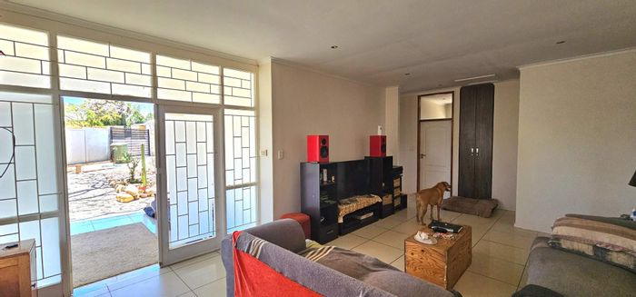 Property #2331092, House For Sale in Suiderhof
