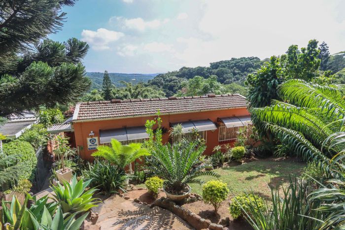 Bellair House For Sale: 3 beds, study, outdoor awning, secure yard, garage.